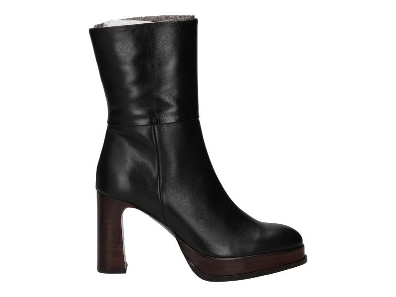 Bekijk product 'Zinda Boots Met Hak Zwart' Zinda Boots Met Hak Zwart