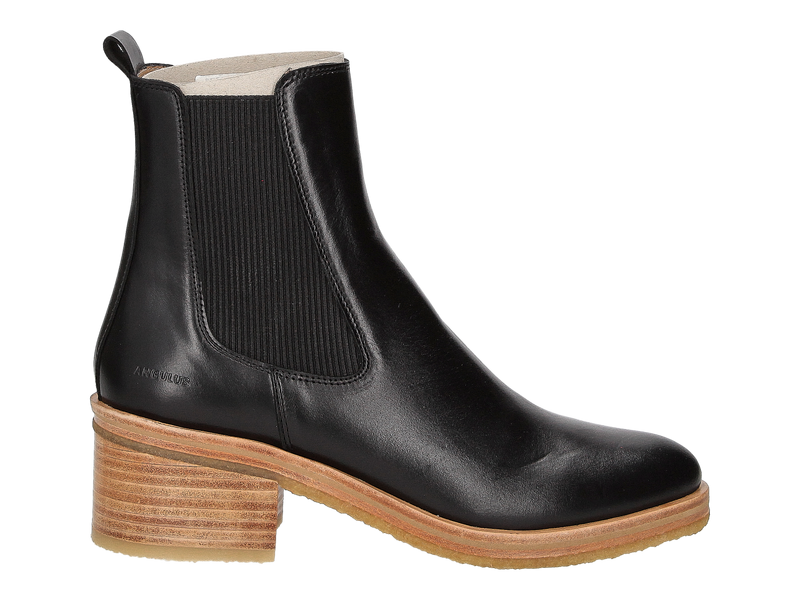 Angulus Boot With Heel Black