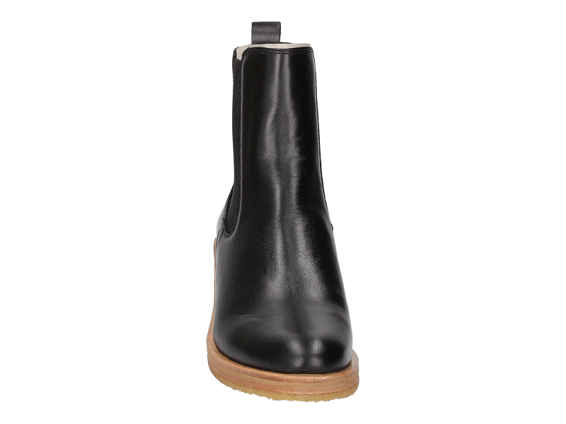 Angulus Boot With Heel Black