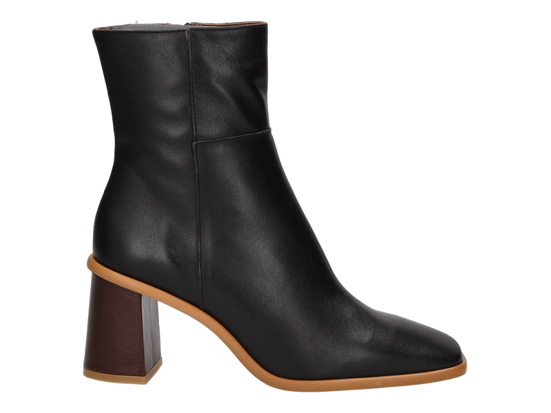 Alohas Boot With Heel Black
