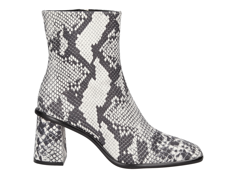 Alohas Boot With Heel Black