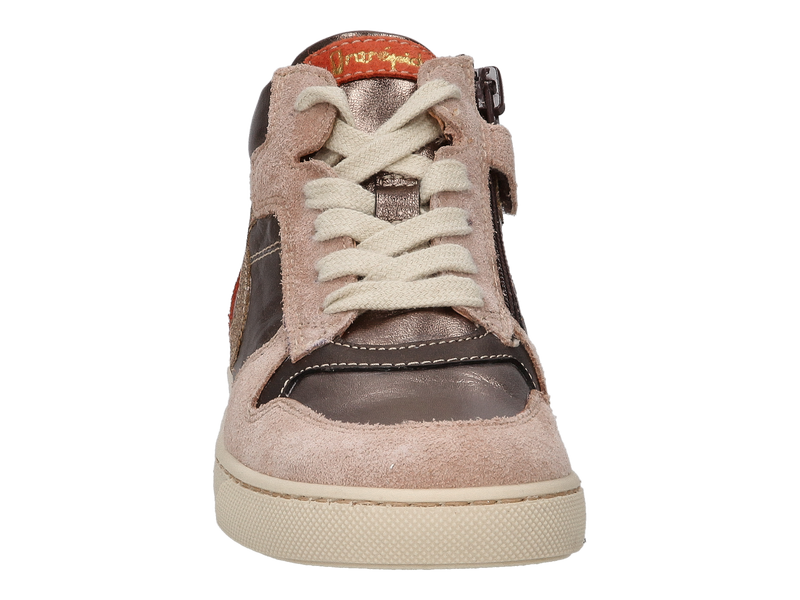 Voir le produit 'Babybotte Baskets Or' (en anglais) Babybotte Baskets Or