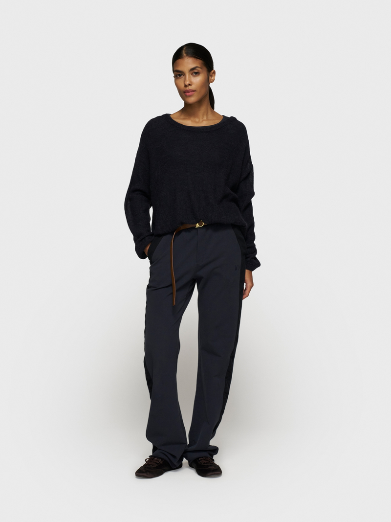 Voir le produit '10 Days Pulls Bleu' (en anglais) 10 Days Pulls Bleu
