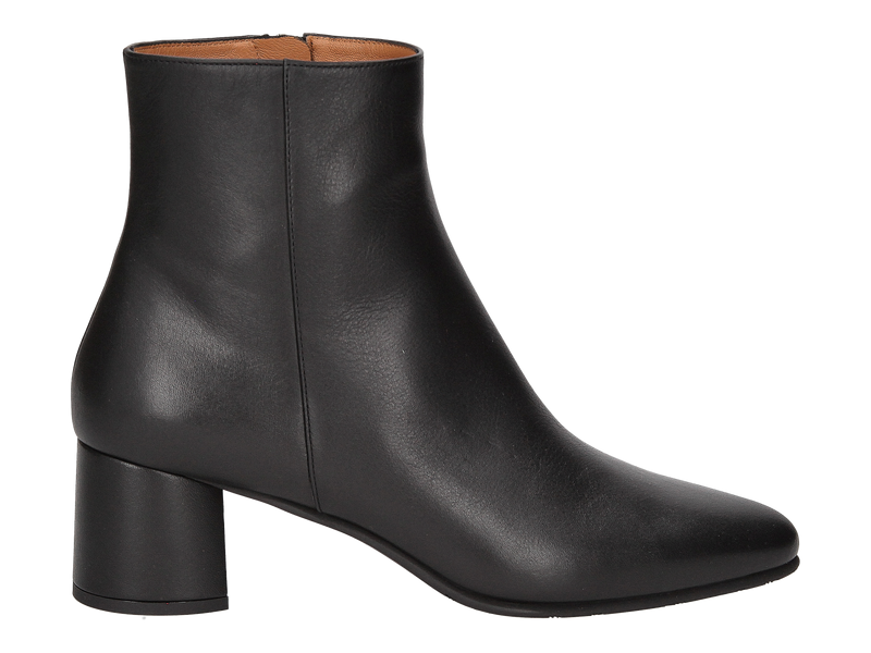 Voltan Boot With Heel Black