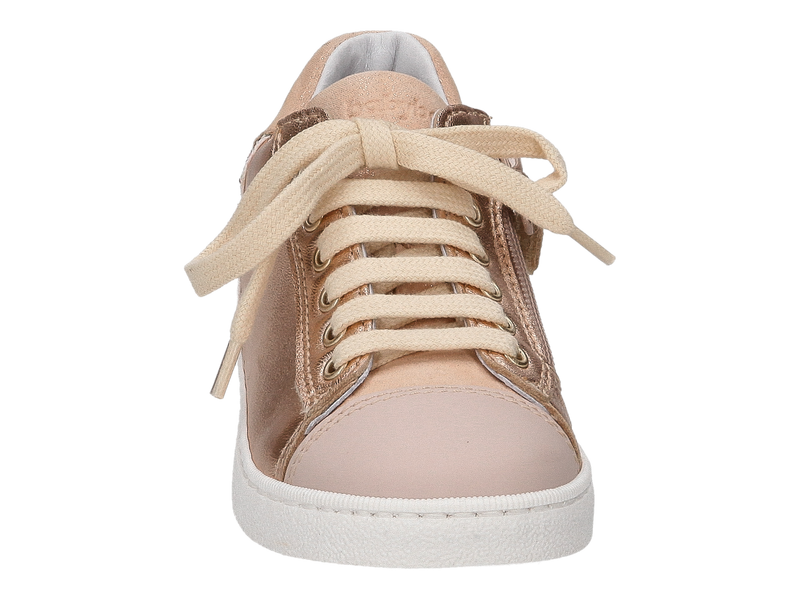 Voir le produit 'Babybotte Baskets Rose' (en anglais) Babybotte Baskets Rose