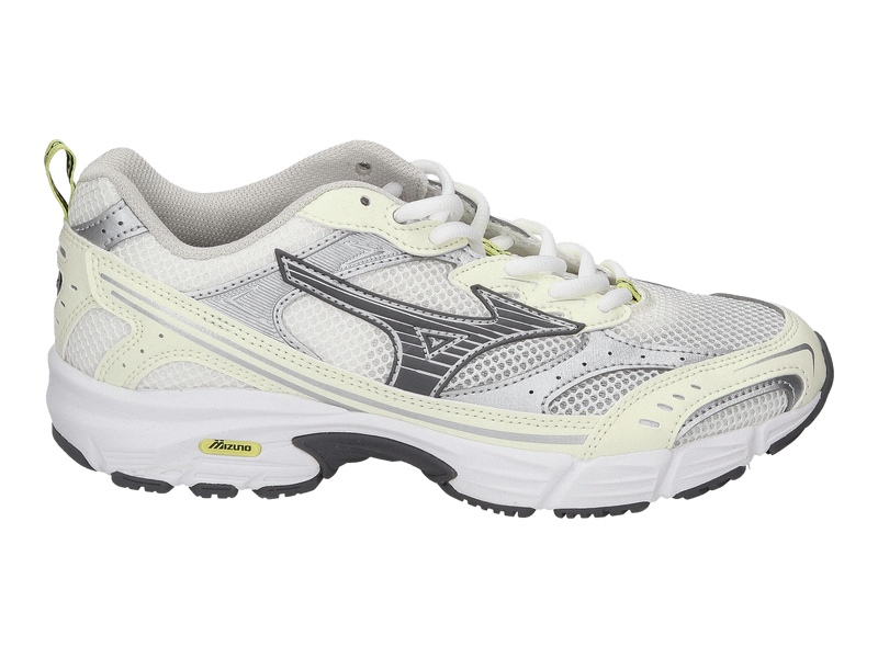 Voir le produit 'Mizuno Baskets Beige' (en anglais) Mizuno Baskets Beige