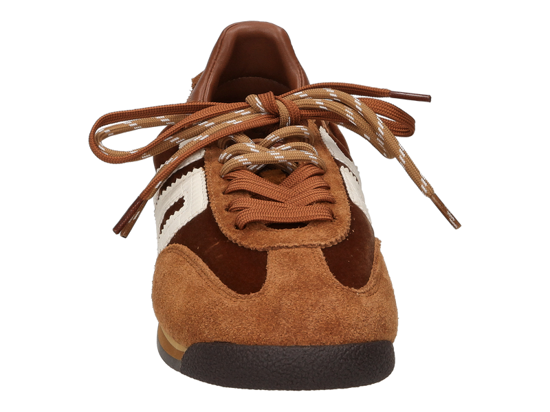 Voir le produit 'Back 70 Baskets Cognac' (en anglais) Back 70 Baskets Cognac