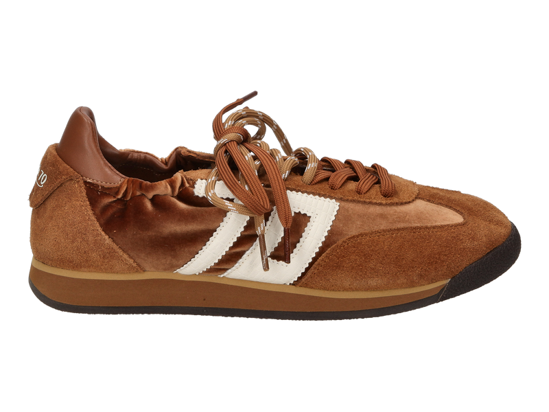 Voir le produit 'Back 70 Baskets Cognac' (en anglais) Back 70 Baskets Cognac