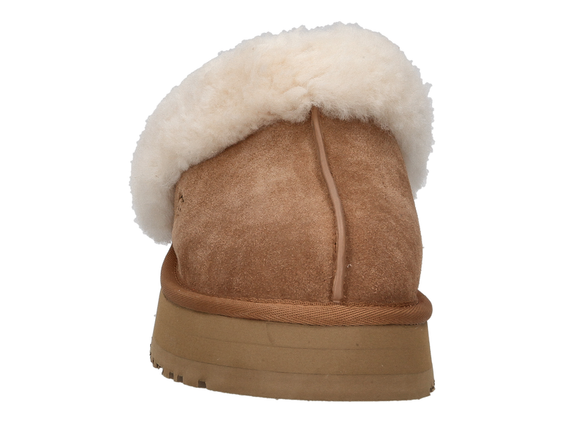 Voir le produit 'Ugg Pantoufles Cognac' (en anglais) Ugg Pantoufles Cognac