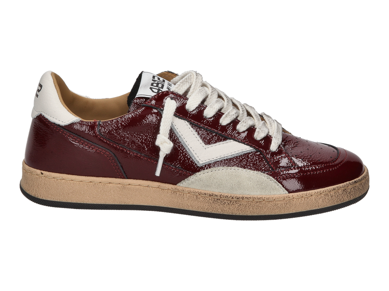 Voir le produit '4b12 Baskets Bordeaux' (en anglais) 4b12 Baskets Bordeaux