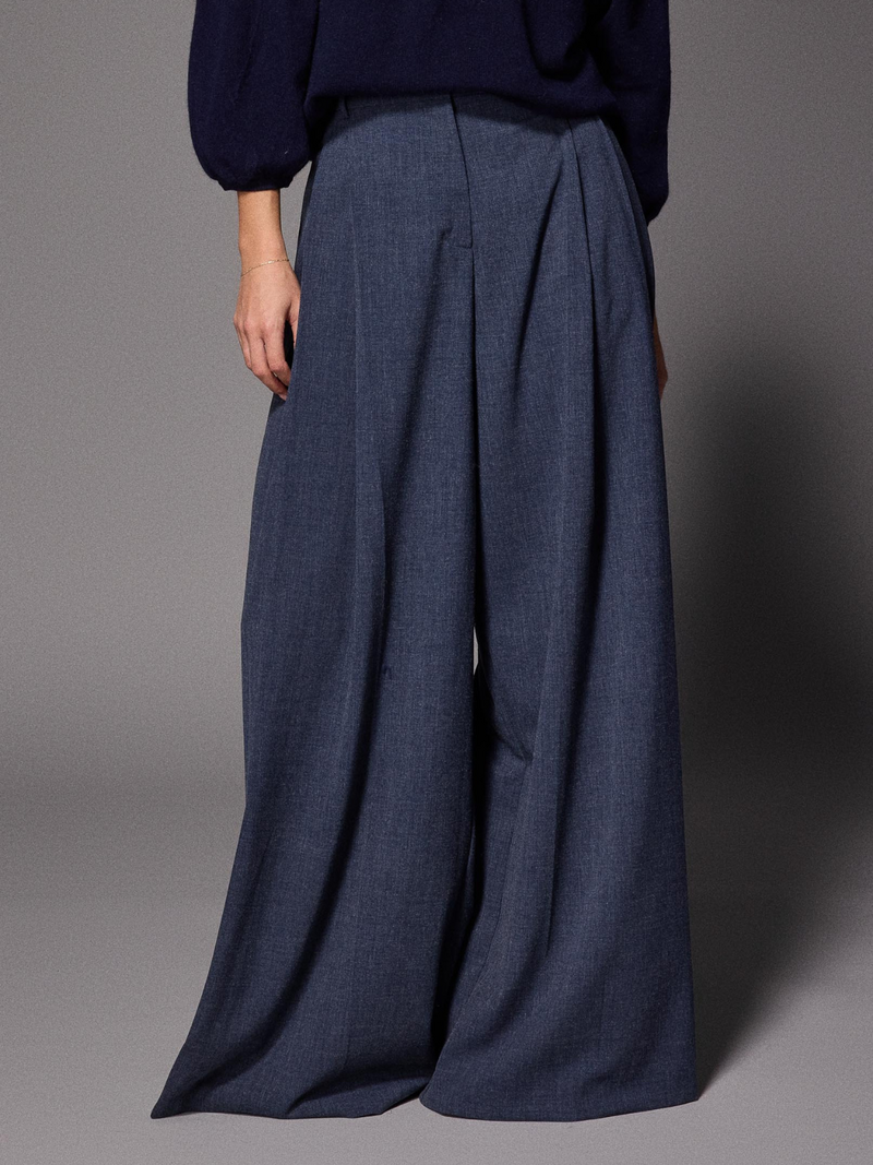 Voir le produit 'Lalotti Pantalons Bleu' (en anglais) Lalotti Pantalons Bleu