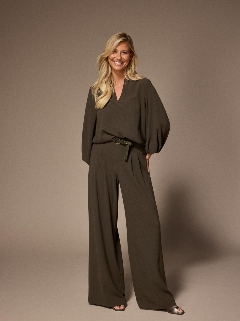 Voir le produit 'Lalotti Pantalons Kaki' (en anglais) Lalotti Pantalons Kaki
