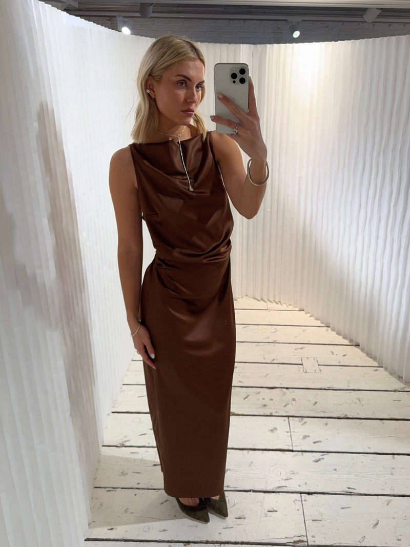Designers, Remix Robes Brun