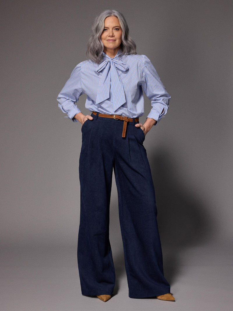 Voir le produit 'Lalotti Blouses Bleu' (en anglais) Lalotti Blouses Bleu