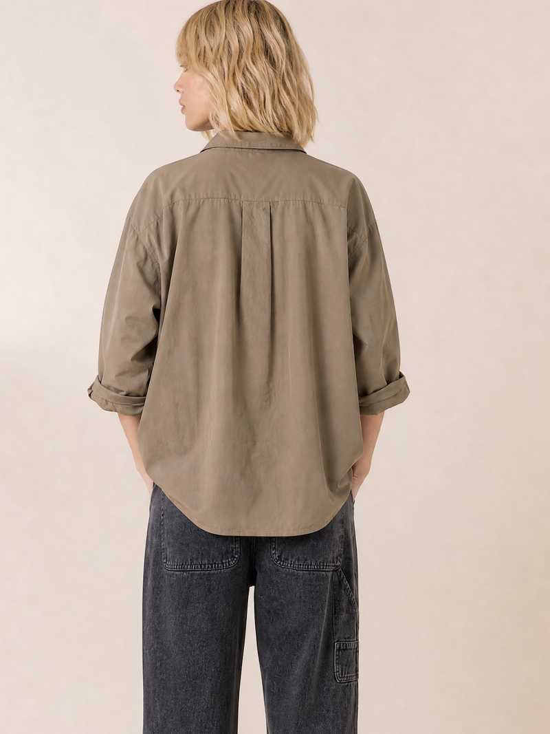 Voir le produit 'Leon & Harper Blouses Beige' (en anglais) Leon & Harper Blouses Beige