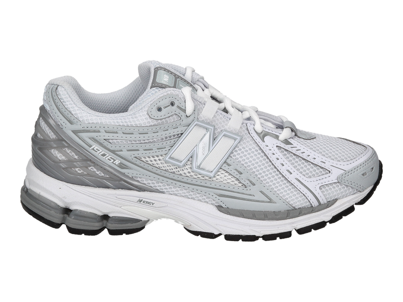 View product 'New Balance Sneakers Silver' New Balance Sneakers Silver