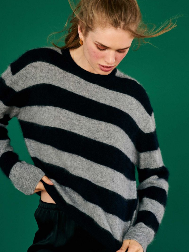 Voir le produit 'Jumper 1234 Pulls Noir' (en anglais) Jumper 1234 Pulls Noir