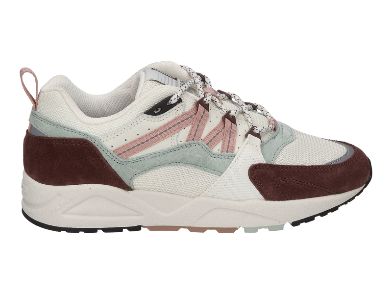 Voir le produit 'Karhu Baskets Rose' (en anglais) Karhu Baskets Rose