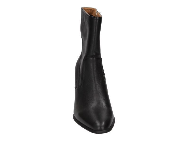 Voir le produit 'Emilie Karston Bottines Noir' (en anglais) Emilie Karston Bottines Noir