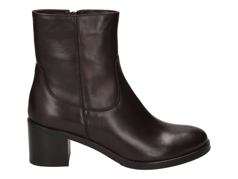 Studio Aria Boot With Heel Brown