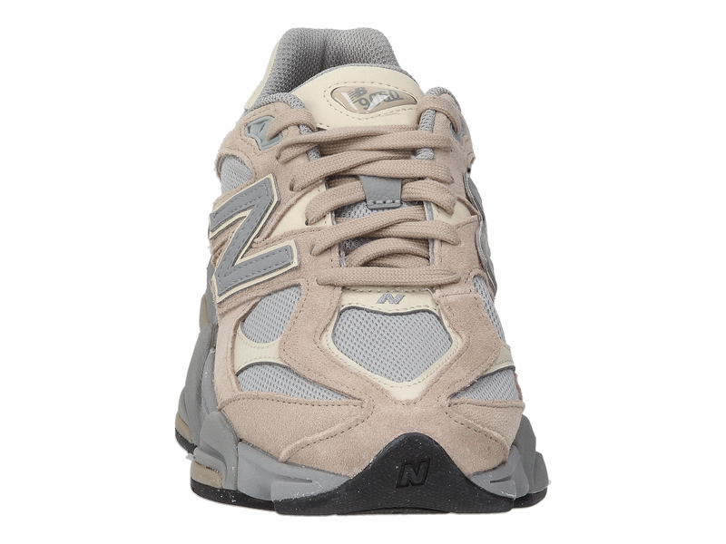 Voir le produit 'New Balance Baskets Gris' (en anglais) New Balance Baskets Gris